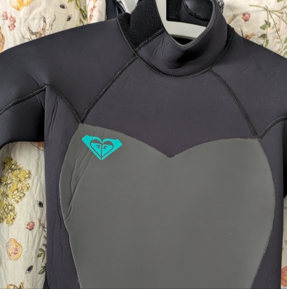 Roxy Syncro 4/3 mm Size 6 Black Wetsuit with Teal Details - Picture 3 of 9